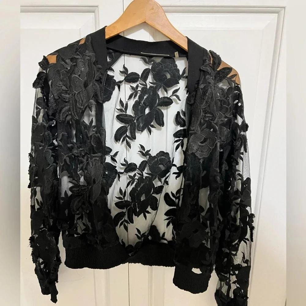 TAHARI CARDIGAN Size Small - Picture 1 of 8